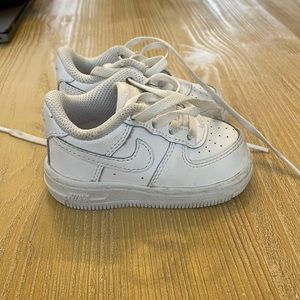 Used TODDLER size 4 Nike AirForce ones- white